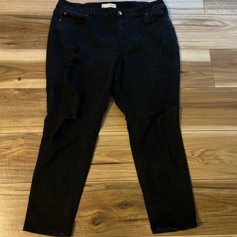 Est 1946 black denim with trendy distressing size 22W